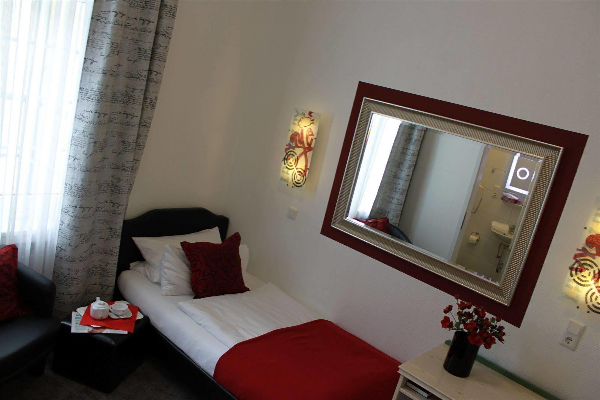 Hotel Heidelberger Hof 뒤셀도르프 외부 사진